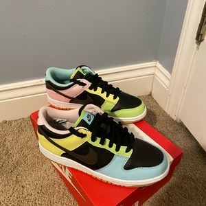 Nike brand new. Never worn. Size youth 6 but fit like a women’s size 7